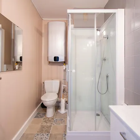 Appartamento L'hacienda Cosy 4 Pers Dans Calme Avec Piscine Belle Terrasse Coin Nuit Separe A 300 M De La Le Grau-du-Roi